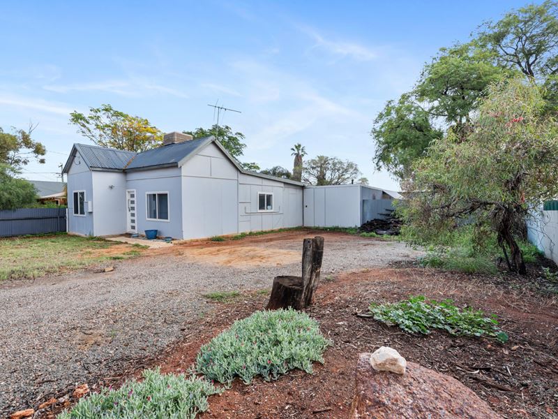 227 Wittenoom Street, Victory Heights WA 6432