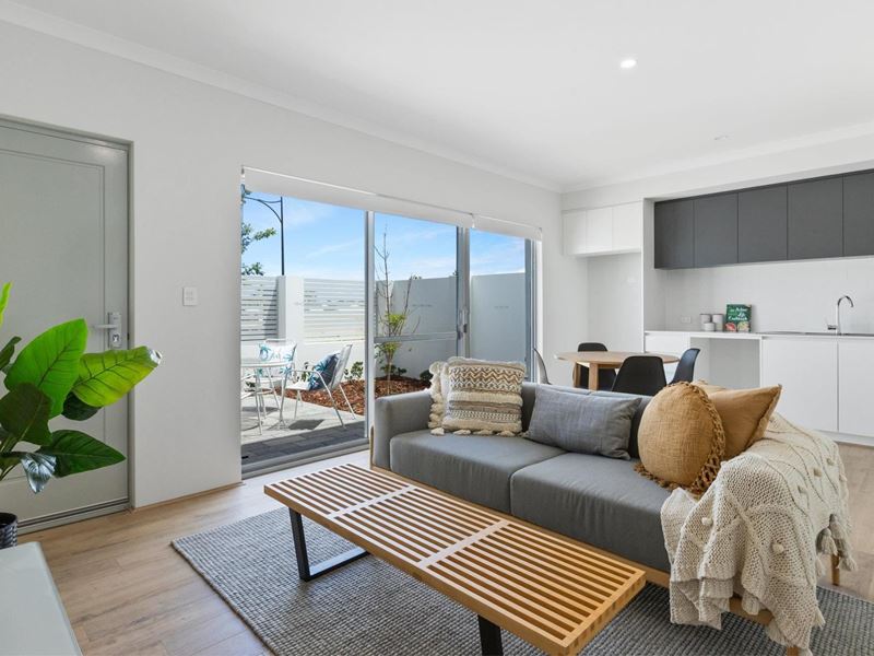 1/16 Monger Road, Lake Coogee