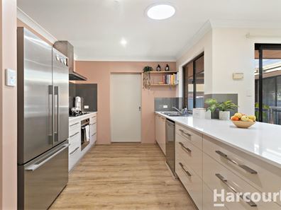 3 Wisteria Gardens, Halls Head WA 6210