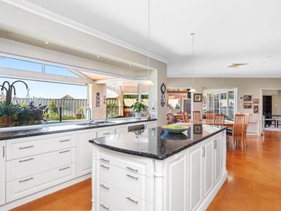 21 Millstream Rise, Hillarys WA 6025