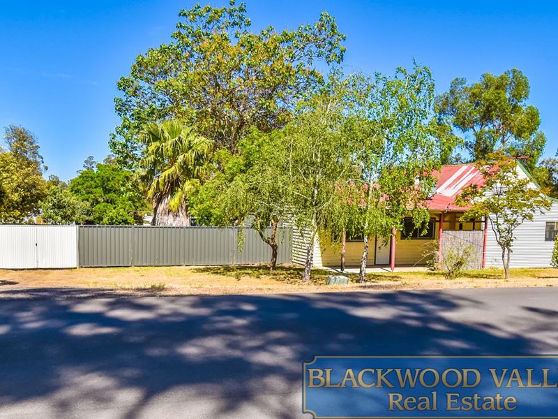 83 Blackwood Road, Greenbushes WA 6254