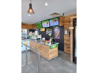 Food/Hospitality - Cafe/Takeaways in Prime Location