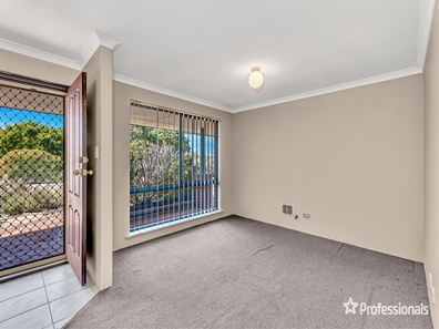 16 Ploughshare Place, South Lake WA 6164