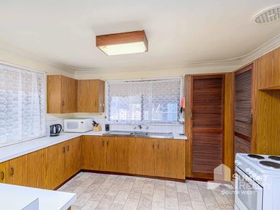 2 Mary  Avenue, Brunswick WA 6224