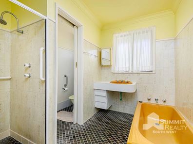 2 Mary  Avenue, Brunswick WA 6224