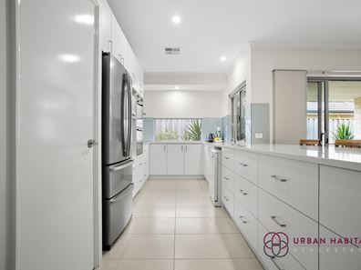 26 Peridot Pass, Wellard WA 6170