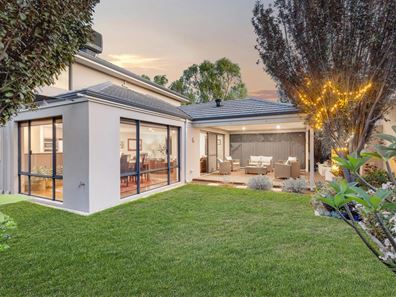 13 Isaac Street, Melville WA 6156