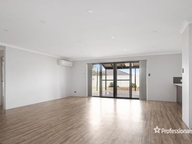 61 Columbus Boulevard, Wandina WA 6530