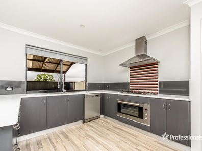 61 Columbus Boulevard, Wandina WA 6530