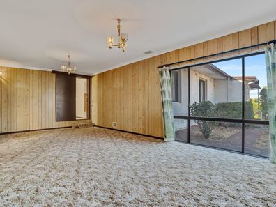 33 Beacham Crescent, Medina WA 6167