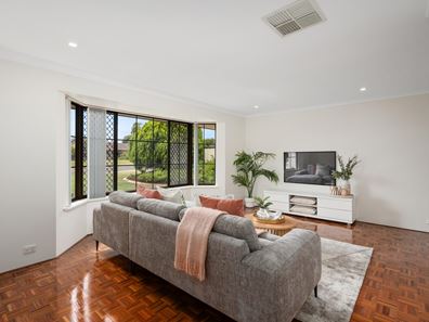 85 Wimbledon Drive, Kingsley WA 6026