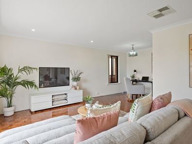 85 Wimbledon Drive, Kingsley WA 6026