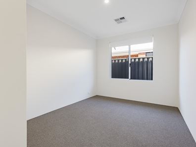 60 Dynasty Way, Forrestdale WA 6112