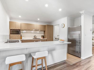 4/1 Jardine Street, Success WA 6164