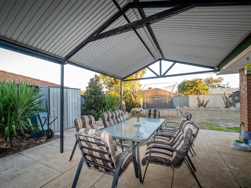 15 Thicket Circuit, Banksia Grove WA 6031