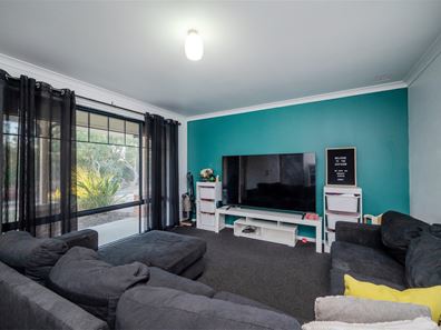 15 Thicket Circuit, Banksia Grove WA 6031