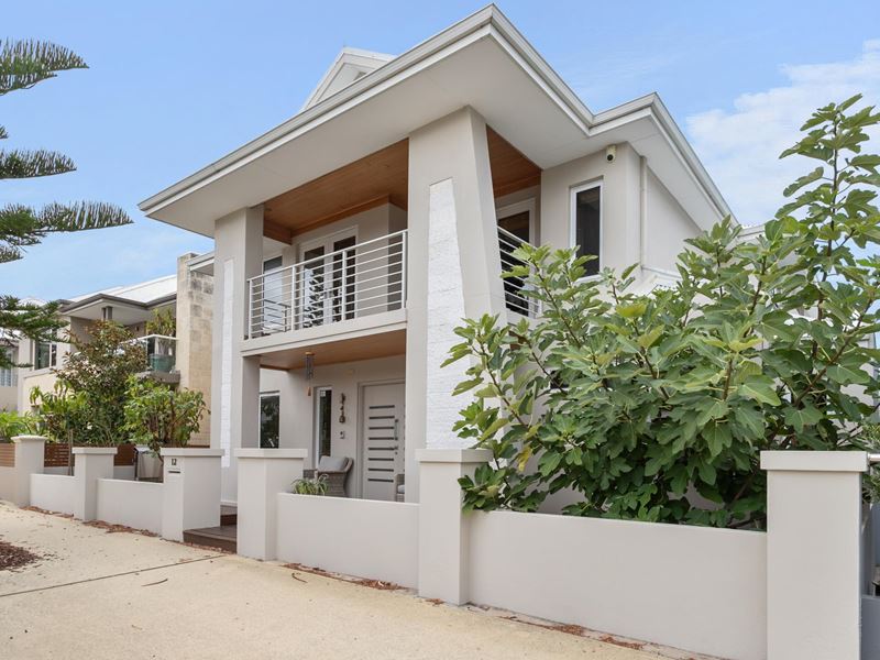 12 TENERIFE BOULEVARD, Hillarys WA 6025