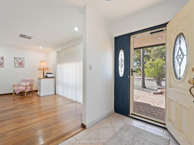 20 Argonaut Ave, Waikiki WA 6169