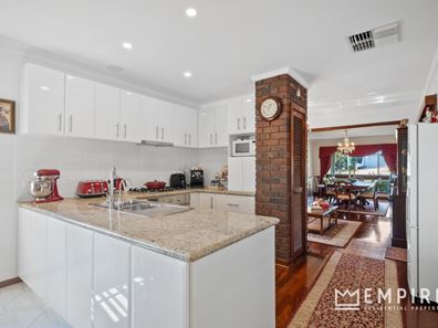 17 Ashbourne Way, Hamilton Hill WA 6163