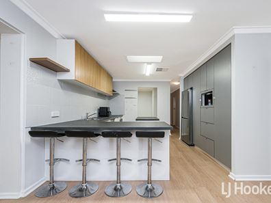 8 Armitage Road, Kelmscott WA 6111