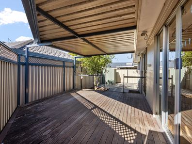 12 Redcliffe Street, East Cannington WA 6107
