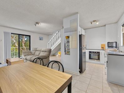 81/309 Harborne Street, Glendalough WA 6016