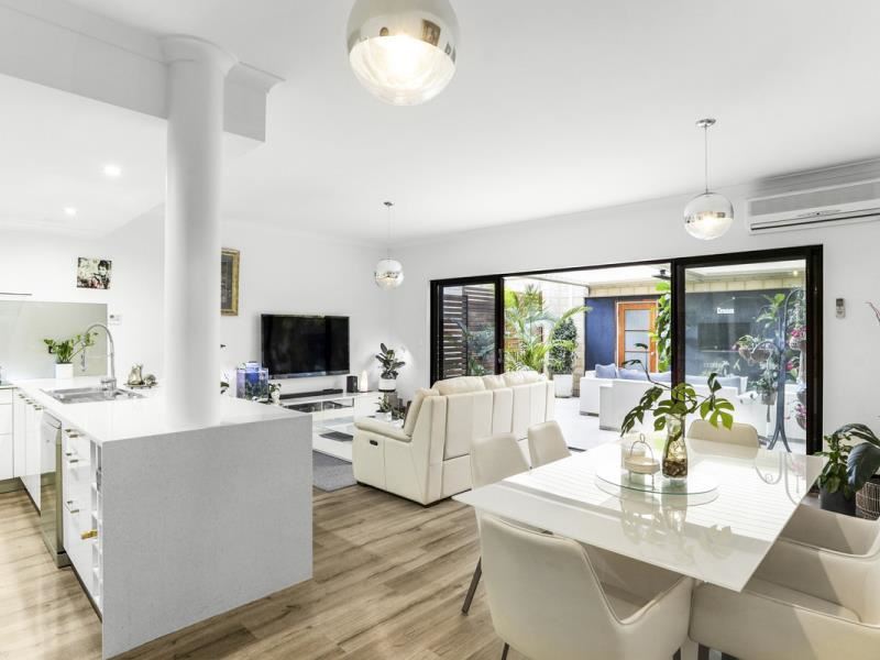 96 Lakeside Drive, Joondalup WA 6027