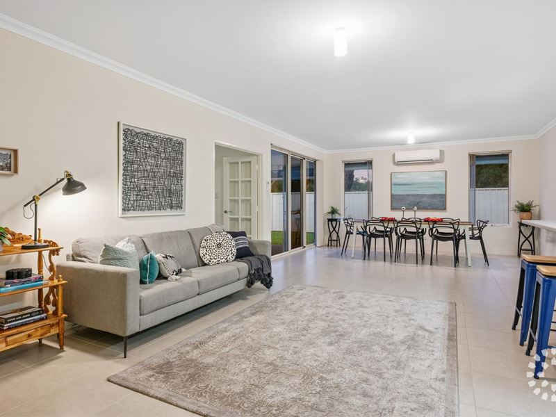 10 Redmond Road, Hamilton Hill WA 6163