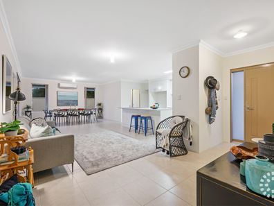 10 Redmond Road, Hamilton Hill WA 6163