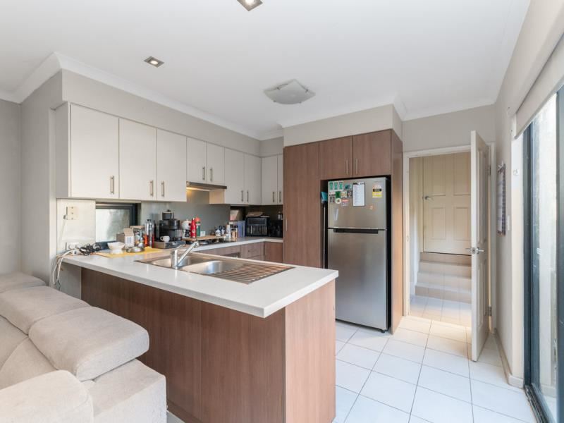 2/142 Peninsula Road, Maylands