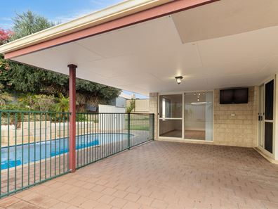24 Oceanside Drive, Wandina WA 6530