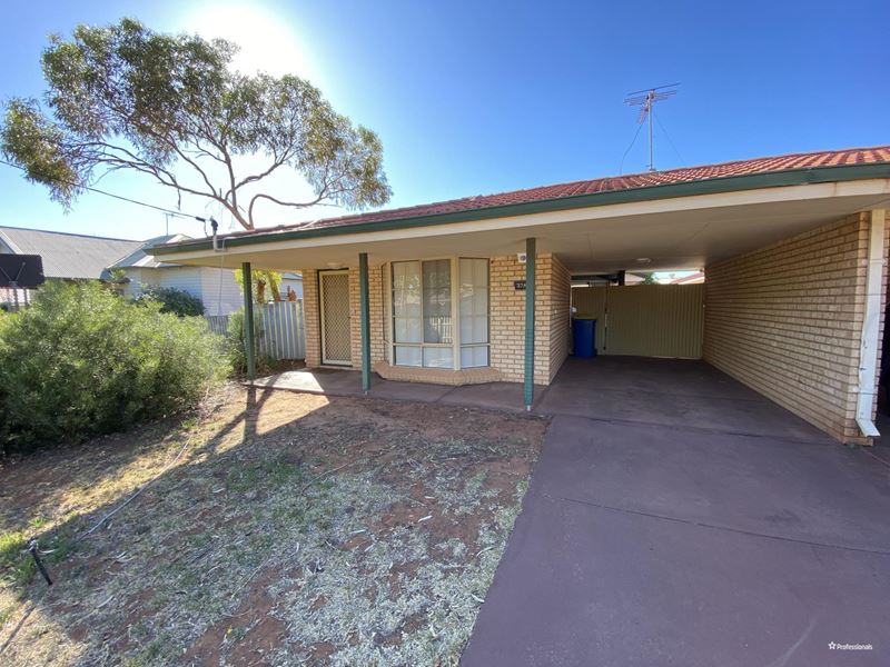37A Burkett Drive, Hannans WA 6430