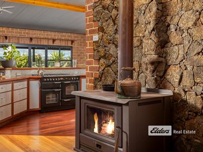 555 Riverdale Road, Cookernup WA 6219