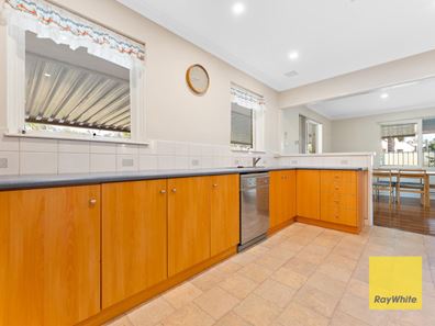 31 Kelton Way, Thornlie WA 6108