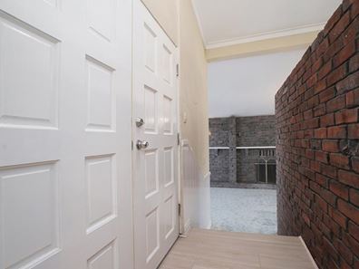 20 Bow Street, Wilson WA 6107