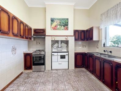 8 Slade St, Bayswater WA 6053