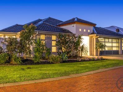 24 Honeymyrtle Grange, Halls Head WA 6210