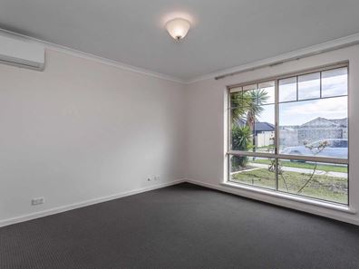 16 Silverton Avenue, Butler WA 6036