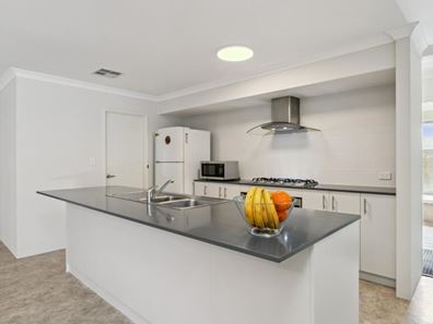72 Linksman Street, Yanchep WA 6035