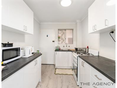 63/303 Harborne Street, Glendalough WA 6016