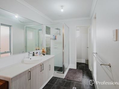 180 Kokoda Boulevard, Byford WA 6122