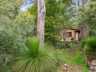 33 Michael Road, Roleystone WA 6111