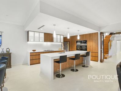 15 Blackpool Promenade, Iluka WA 6028