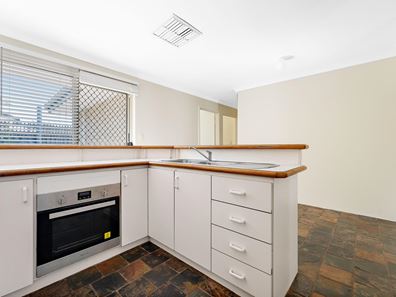 2/33 Holmesdale Road, Woodbridge WA 6056