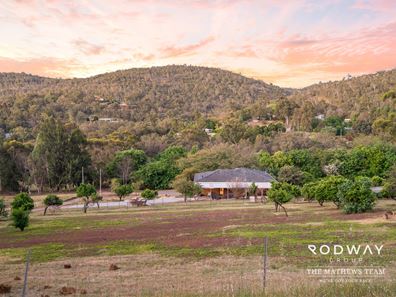 48 Scott Rd, Kelmscott WA 6111