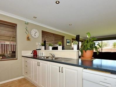 2 Heirisson Turn, Ellenbrook WA 6069