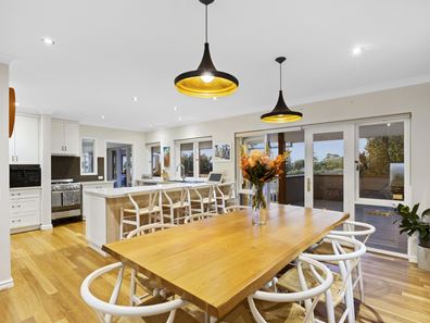 37 King Albert Road, Trigg WA 6029