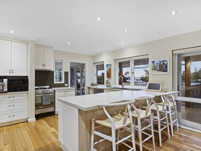 37 King Albert Road, Trigg WA 6029
