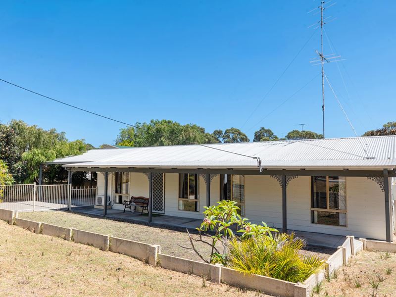 32 Mitchell Road, Preston Beach WA 6215