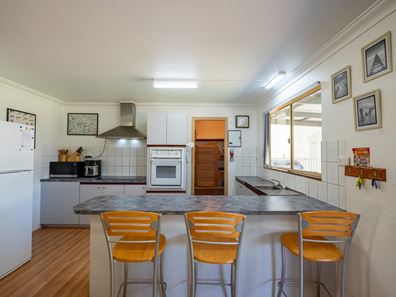 32 Mitchell Road, Preston Beach WA 6215